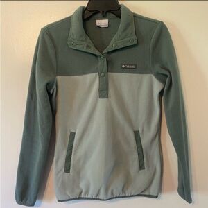 Columbia Women's Two-Tone Green Fleece Jacket